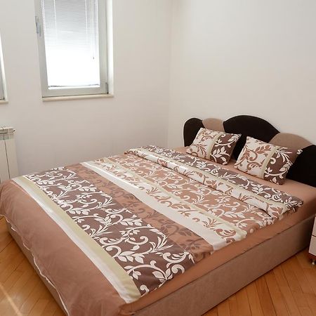 Exclusive Budget Apartments Skopje Esterno foto